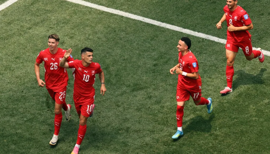 لاعبو سويسرا. (أ ف ب) 