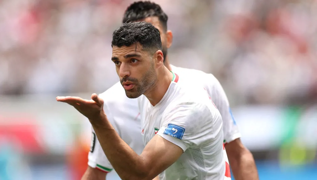 قائد منتخب إيران يفتح النار على جياني إنفانتينو