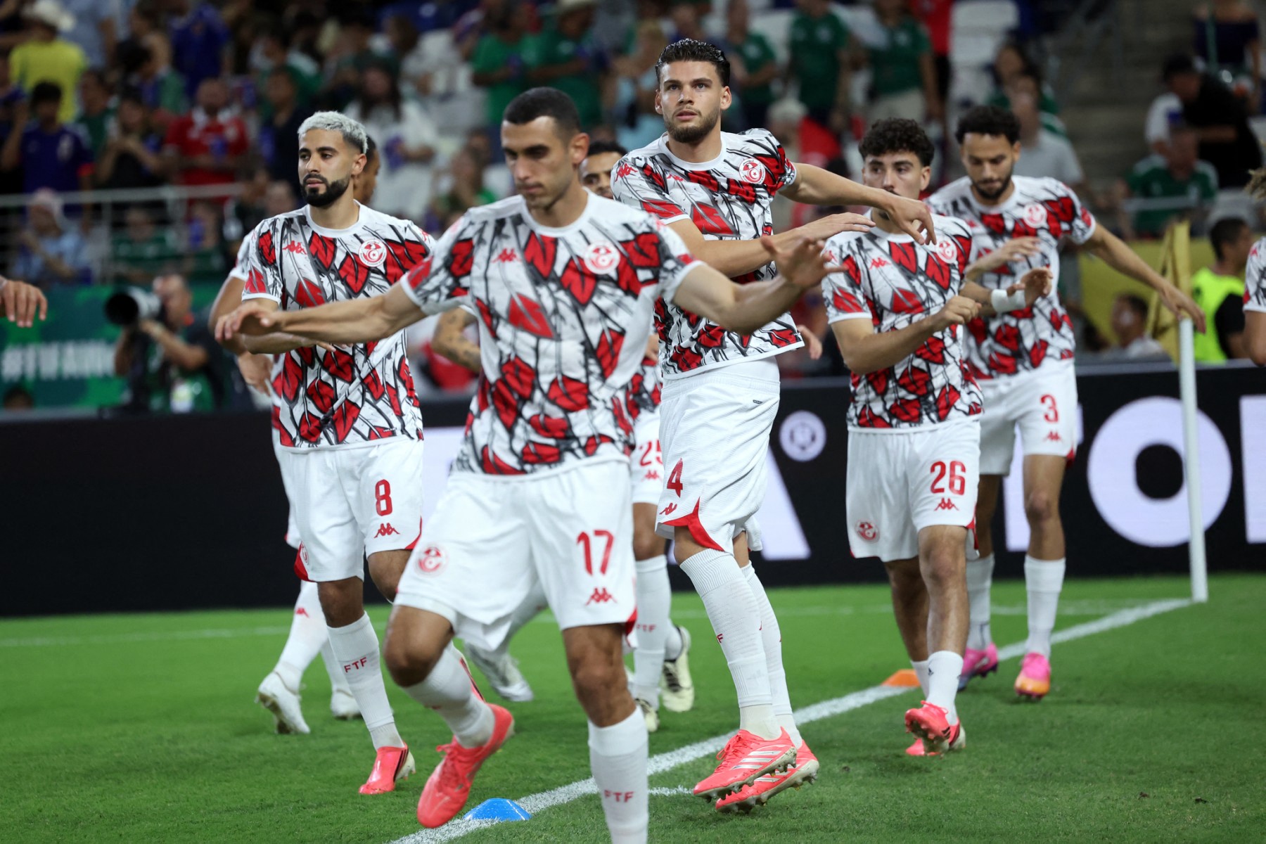 لاعبو تونس. (أ ف ب)