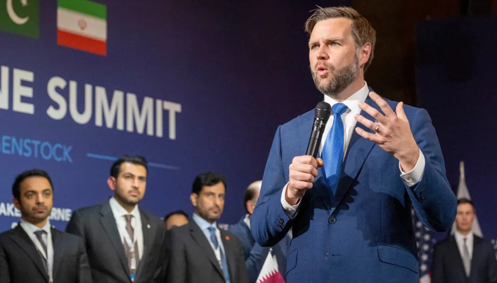"اجتماع تاريخي" بين الولايات المتحدة وإيران في سويسرا... فانس: نشعر بالراحة لما أنجزناه في ملف لبنان