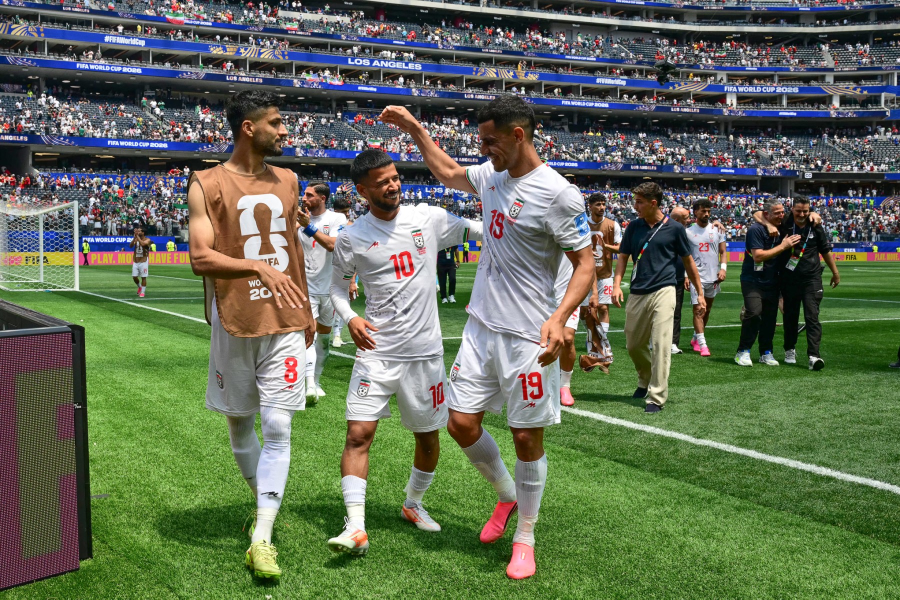 لاعبو منتخب إيران. (أ ف ب)