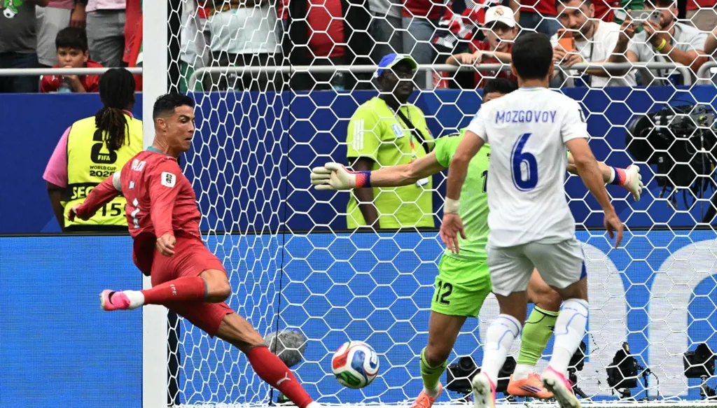 ما الأسماء التي كتبها كريستيانو رونالدو على حذاء كأس العالم 2026؟ (صورة)