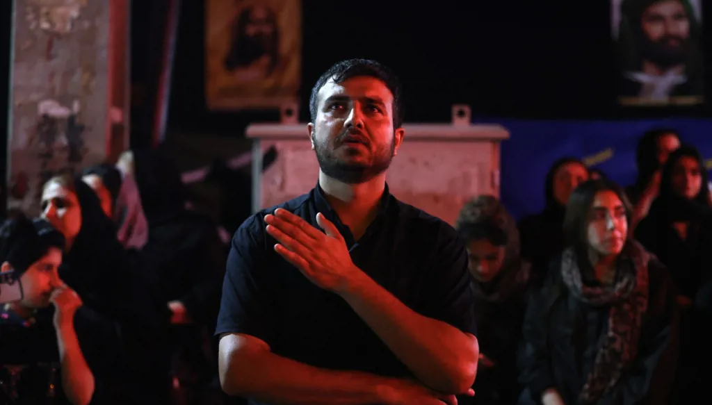 محرّم إيران بعد الحرب... السلطة والمعارضة تتنازعان رمزية عاشوراء