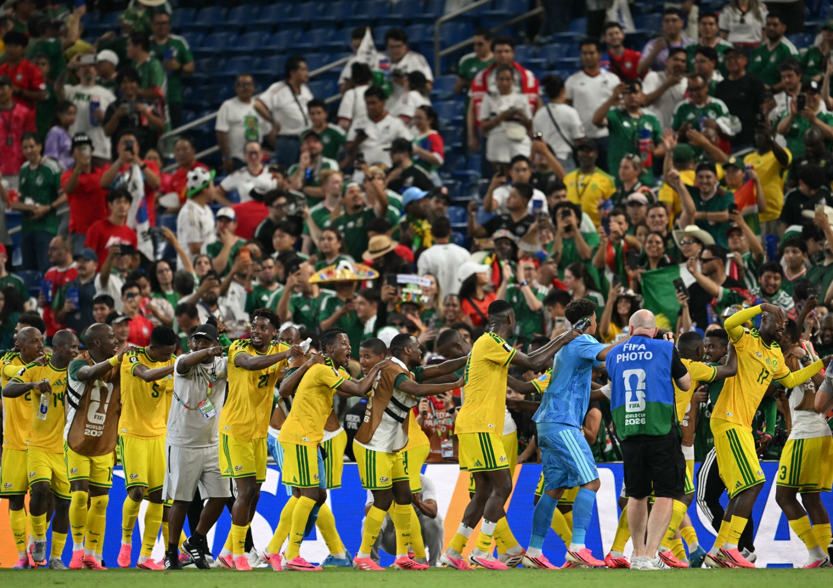 لاعبو منتخب جنوب أفريقيا. (أ ف ب)