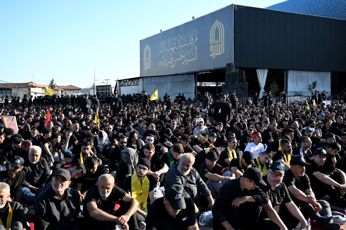 حشود في الضاحية الجنوبية لبيروت (أ ف ب)