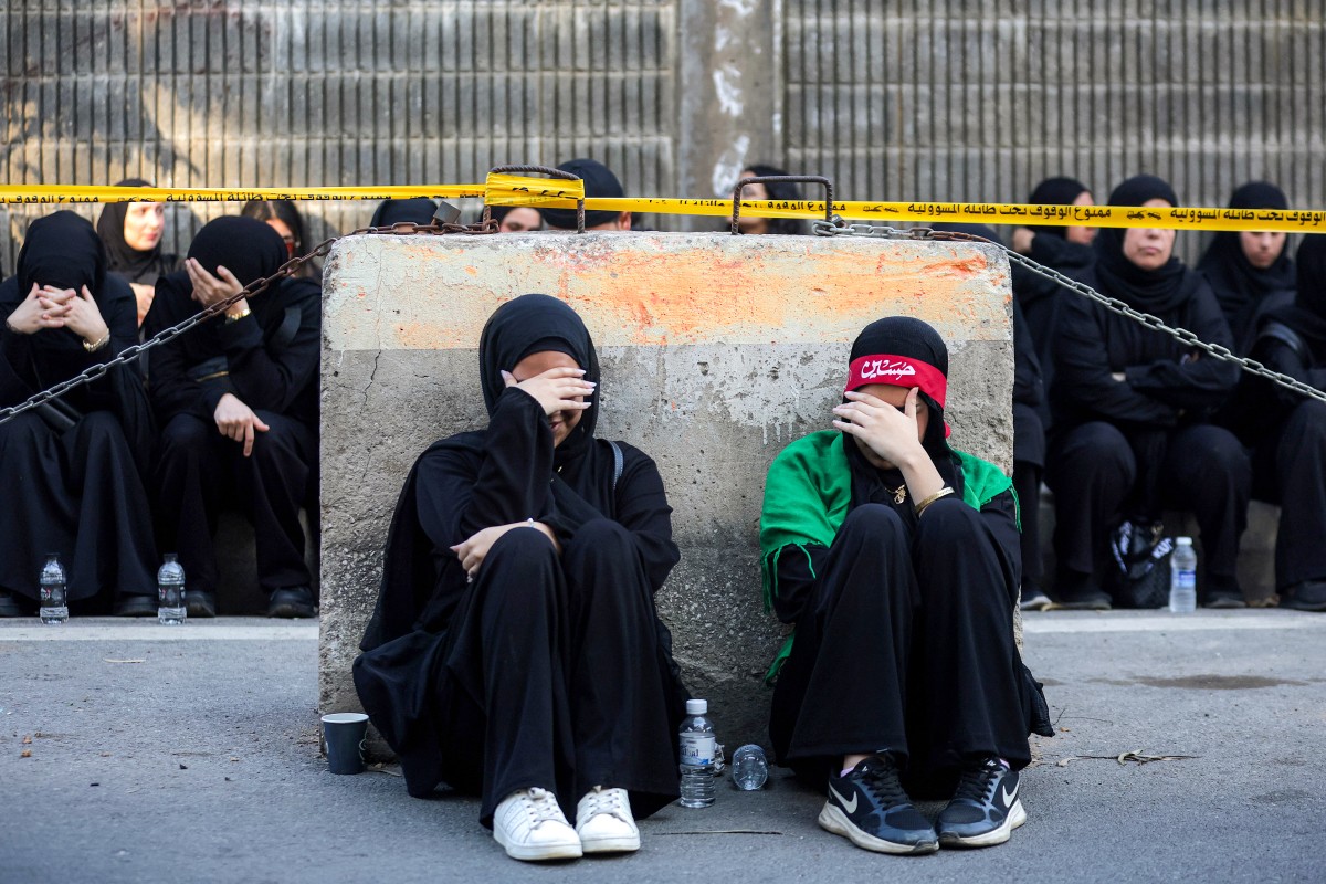 حشود في الضاحية الجنوبية لبيروت (أ ف ب)