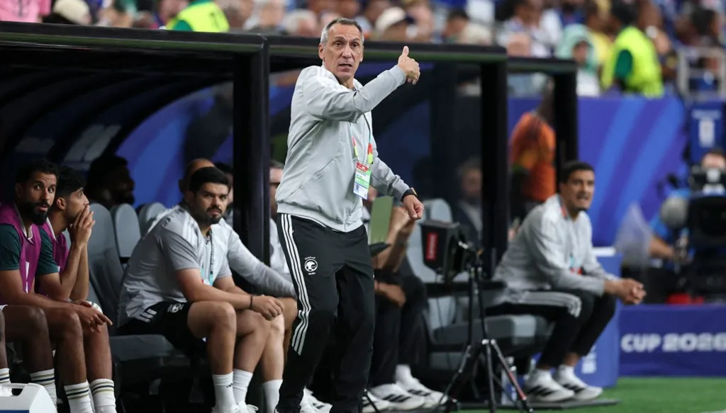 مدرب السعودية يكشف مشكلة "الأخضر" بعد الخروج من كأس العالم 2026