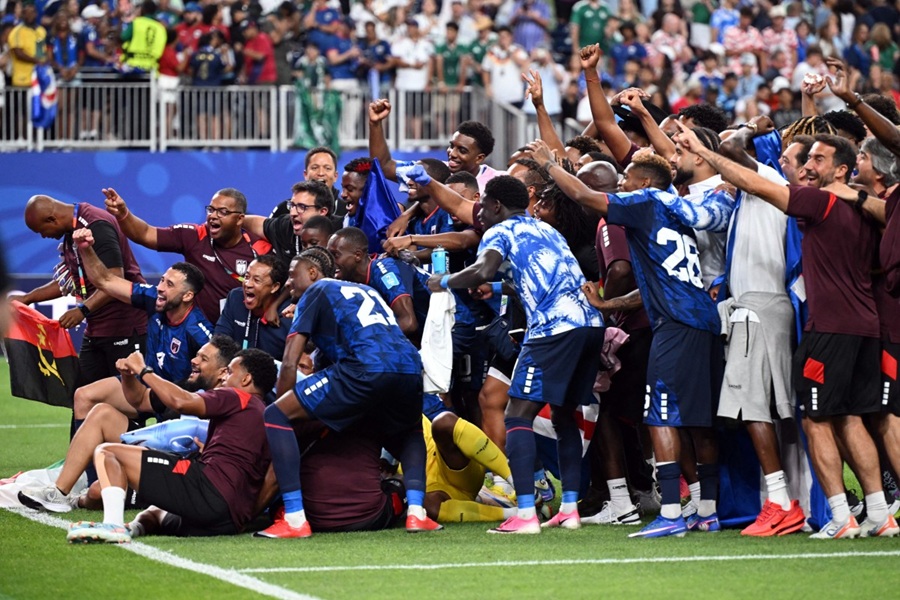لاعبو الرأس الأخضر بعد التأهل في كأس العالم 2026. (أ ف ب)