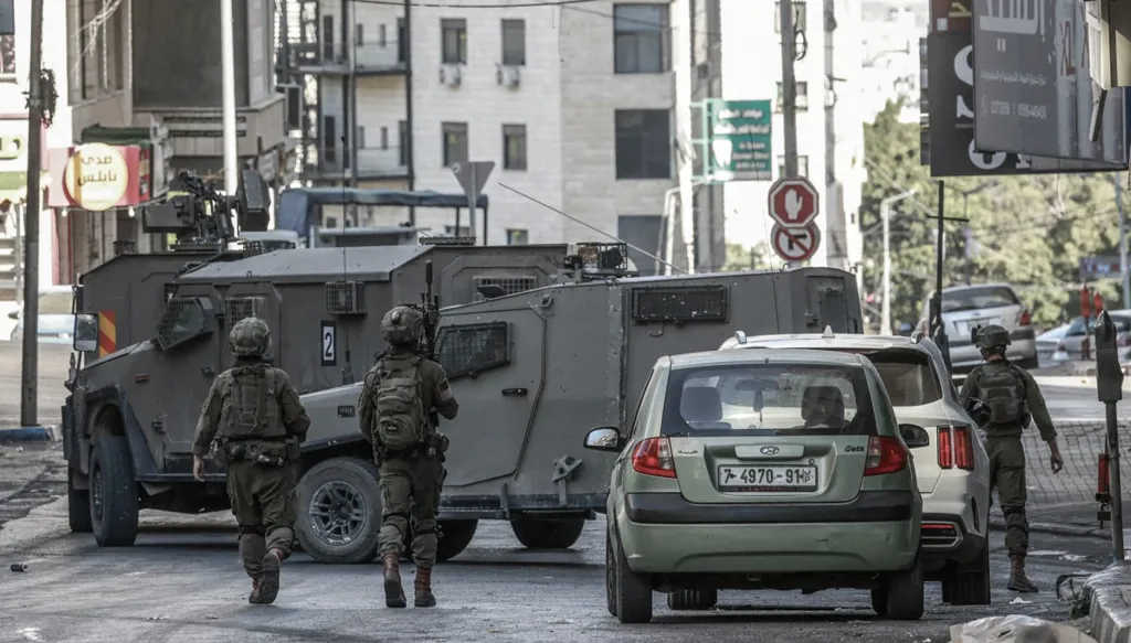 مستوطنون يستولون على منزل فلسطيني قيد الإنشاء بالضفة الغربية