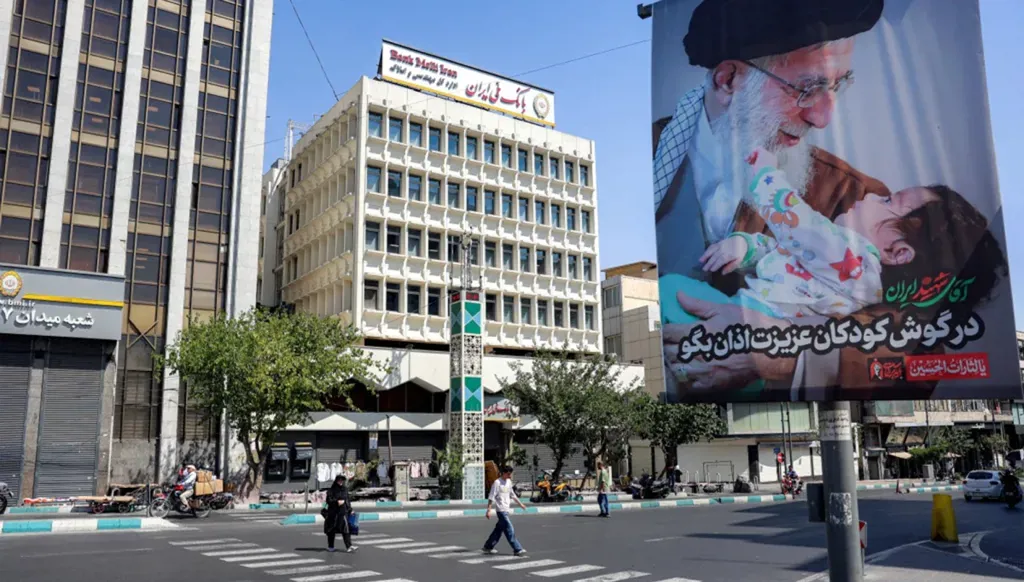 خامنئي يجري 6 تعيينات عسكرية جديدة... تغييرات في الجيش والحرس الثوري