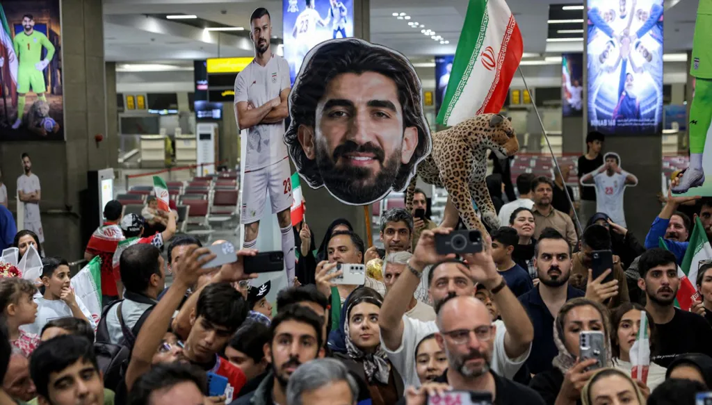 طهران تفتح ذراعيها لمنتخبها... استقبال حافل رغم وداع كأس العالم 2026