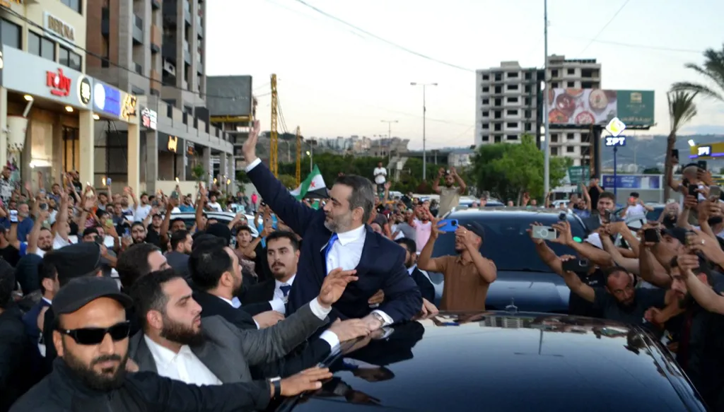 وزير الخارجية السوري أسعد الشيباني  في طرابلس (أ ف ب)