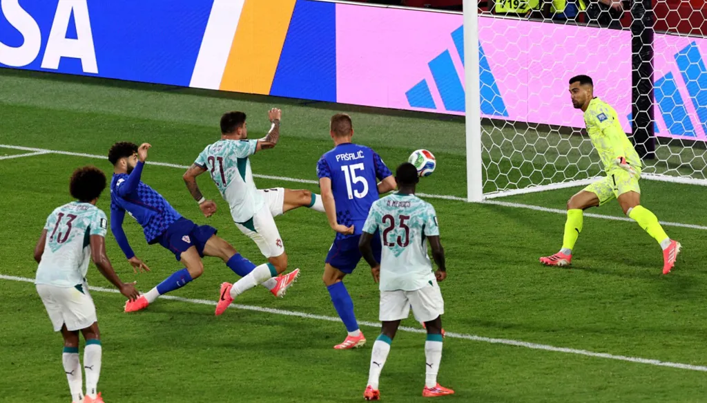 "فيفا" يكشف سبب إلغاء هدف كرواتيا القاتل في مرمى البرتغال (فيديو)