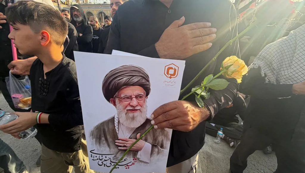 مراسم تشييع خامنئي (أ ف ب). 