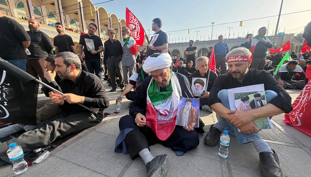 مراسم تشييع خامنئي (أ ف ب). 