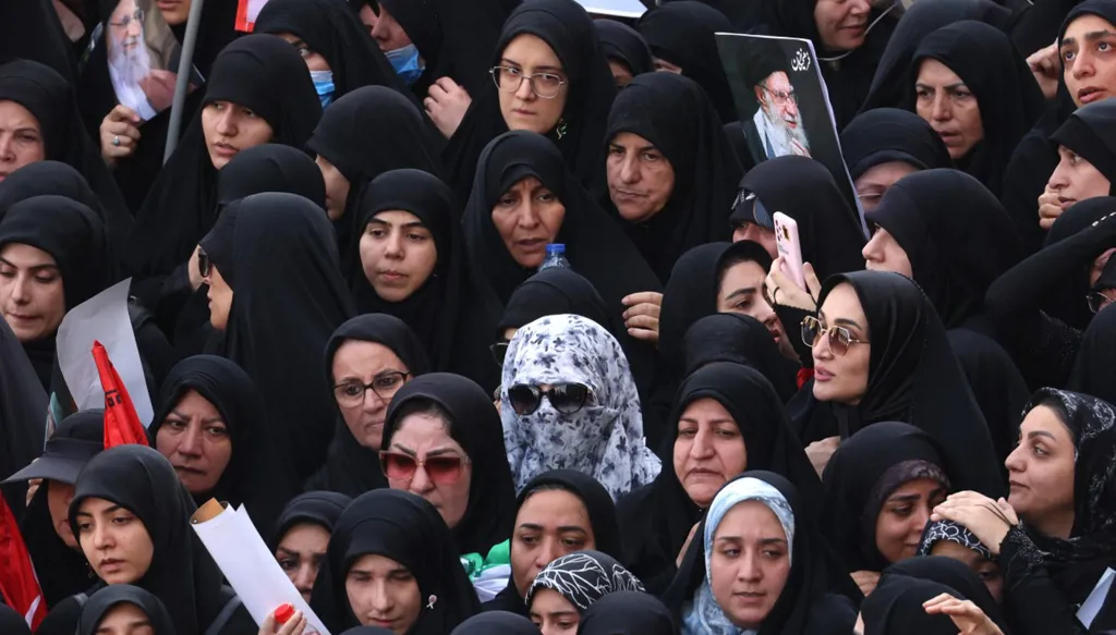 مراسم تشييع خامنئي (أ ف ب). 