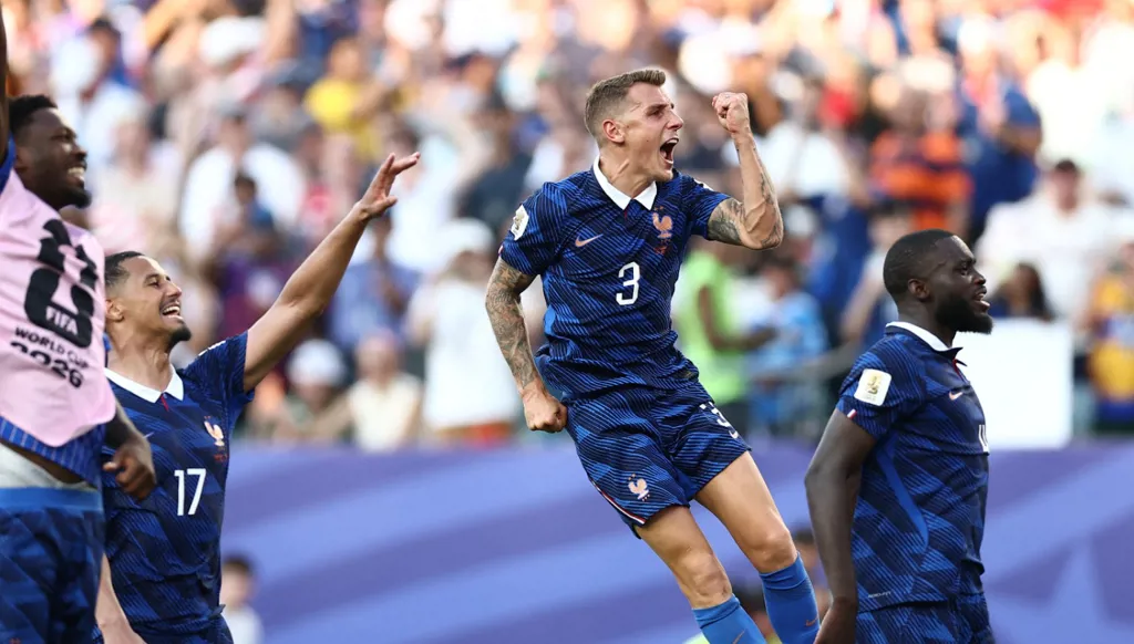 هل الحكم الأرجنتيني يُقلق فرنسا أمام المغرب في كأس العالم؟