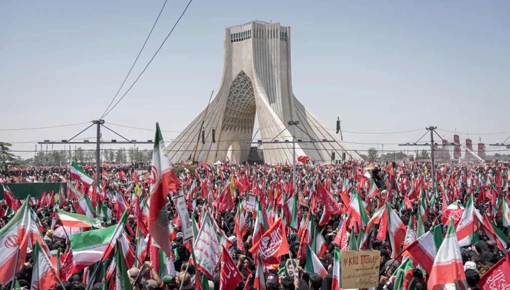 تشييع خامنئي في طهران (أ ف ب).
