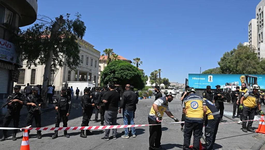 18 مصاباً بانفجار عبوتين ناسفتين قرب فندق أمضى فيه الرئيس الفرنسي ليلته في دمشق