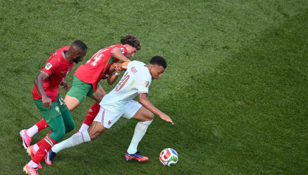 "أرشيفو فار" يفجر الجدل: ركلة جزاء مبابي أمام المغرب غير صحيحة