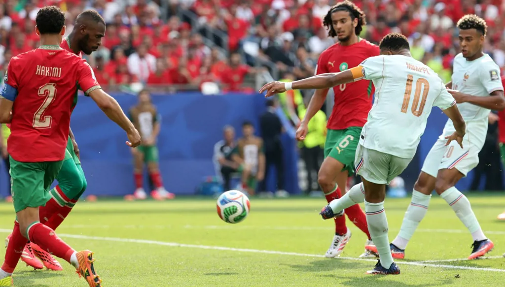 المغرب ضد فرنسا. (أ ف ب)