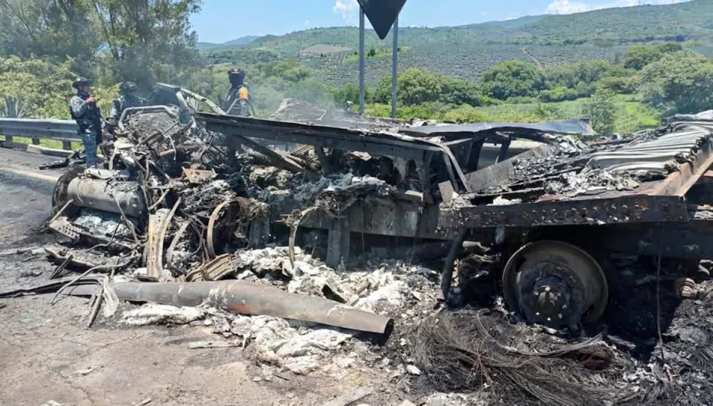 المكسيك: مقتل عشرة أشخاص على الأقل في حادث سير بين شاحنة ومركبات عدة (صور)