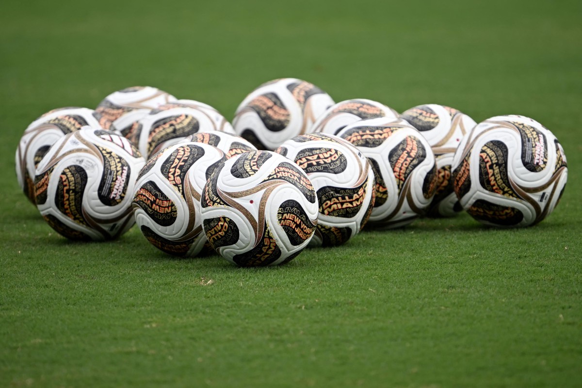 كرات المراحل النهائية لكأس العالم 2026. (أ ف ب)