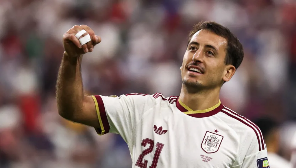 من الظل إلى الواجهة... أويارزابال رجل المواعيد الكبرى مع منتخب إسبانيا
