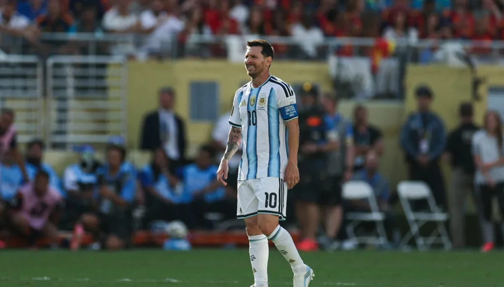 السر وراء عودة ميسي إلى الأرجنتين بعد خسارة نهائي كأس العالم