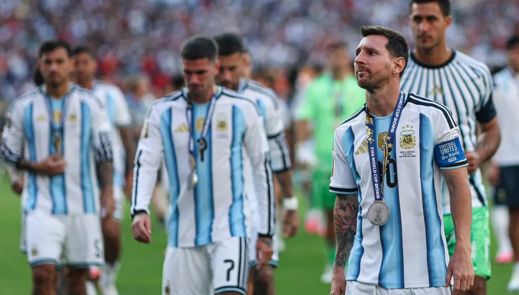 "فيفا" يفتح النار على الأرجنتين... تحقيقات وعقوبات محتملة بعد نهائي كأس العالم 2026