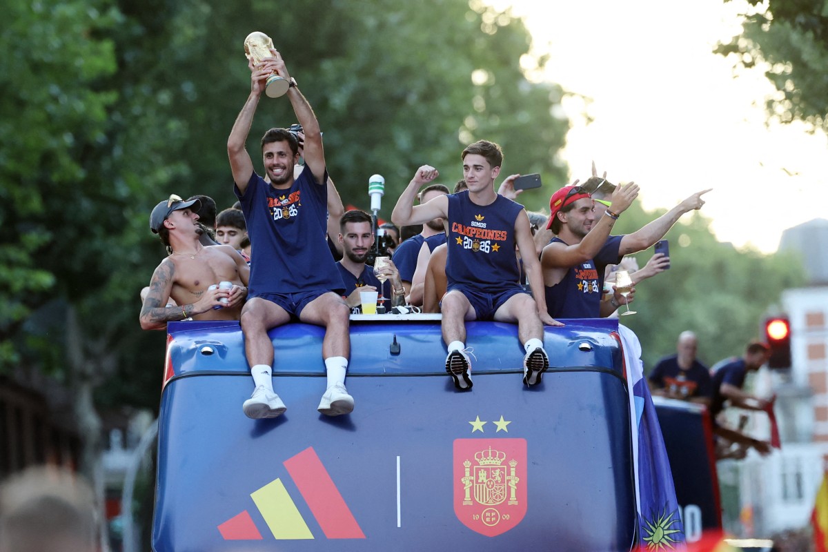 رودري بطل العالم مع المنتخب الإسباني. (أ ف ب)