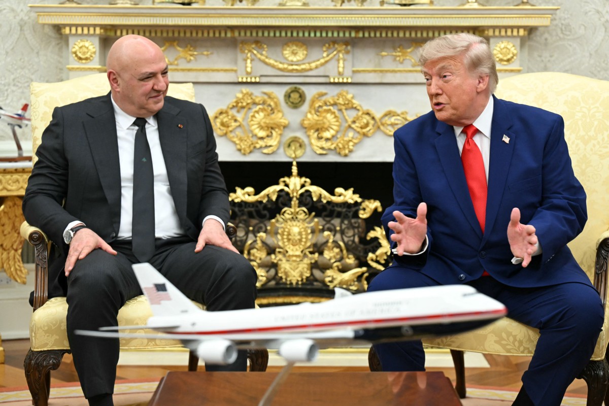 الرئيس الأميركي دونالد ترامب (يمين) ونظيره اللبناني جوزف عون (أ ف ب)