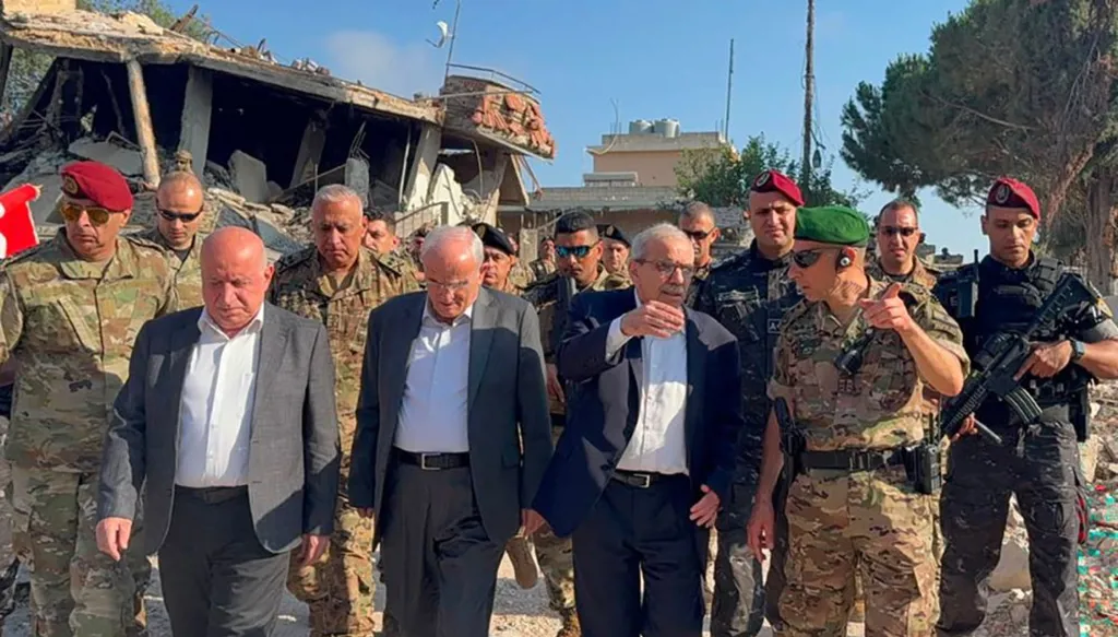رئيس الحكومة يكرّس حضور الشرعية جنوباً... هل ينتظر بري رسالة ترامب عبر روبيو؟