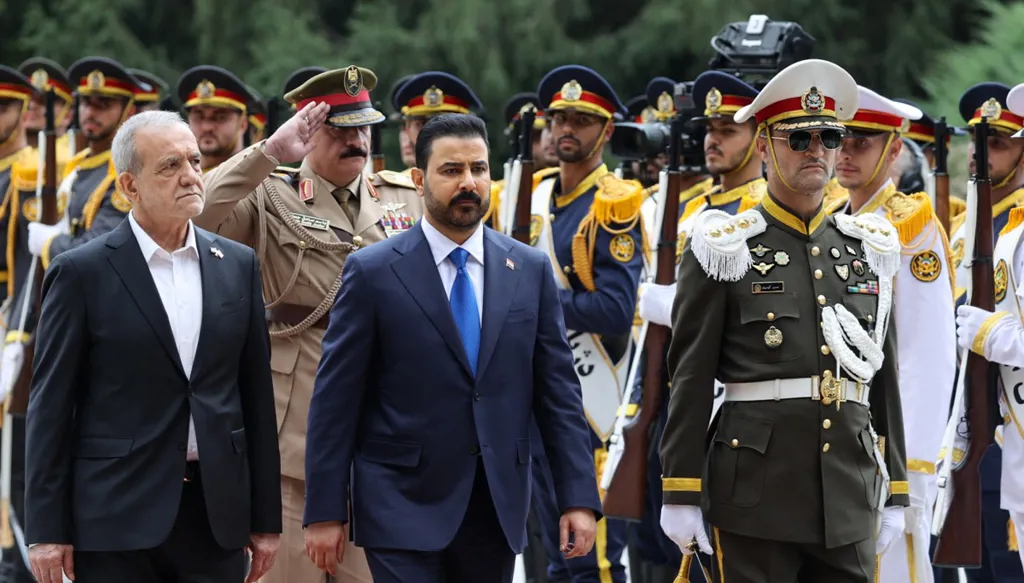 من واشنطن إلى طهران... أيّ رسائل يحملها الزيدي؟