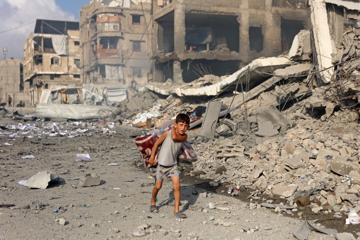طفل في غزة. (أ ف ب)