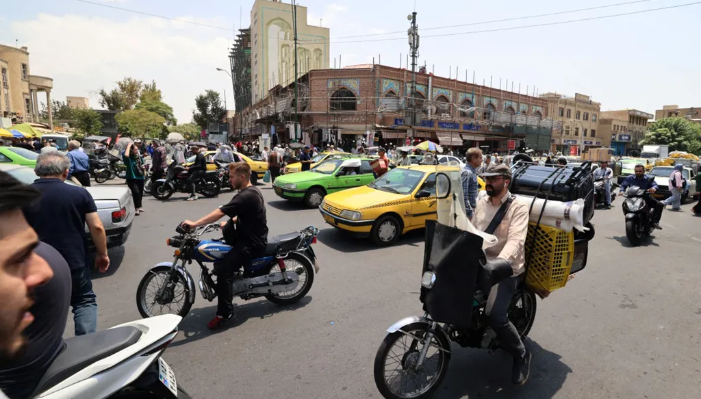 مشهد من العاصمة الإيرانية طهران (أ ف ب)