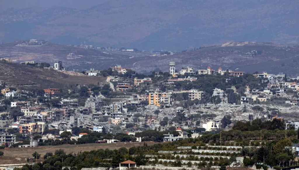 بالفيديو- إسرائيل تستهدف فرق مؤسسة مياه لبنان في عيتا الجبل