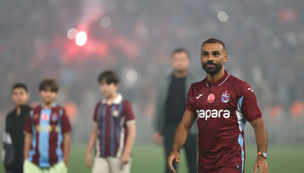 محمد صلاح يسجّل ظهوره الأول بقميص طرابزون سبور (فيديو)