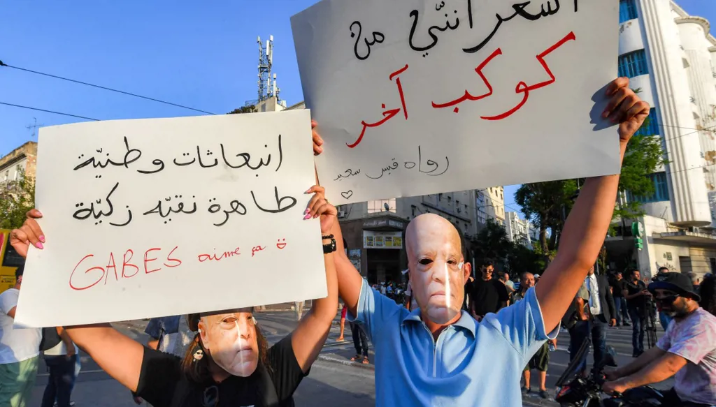 تونس بين 2011 و2026... لماذا تقدّم الماء والكهرباء على الدستور؟