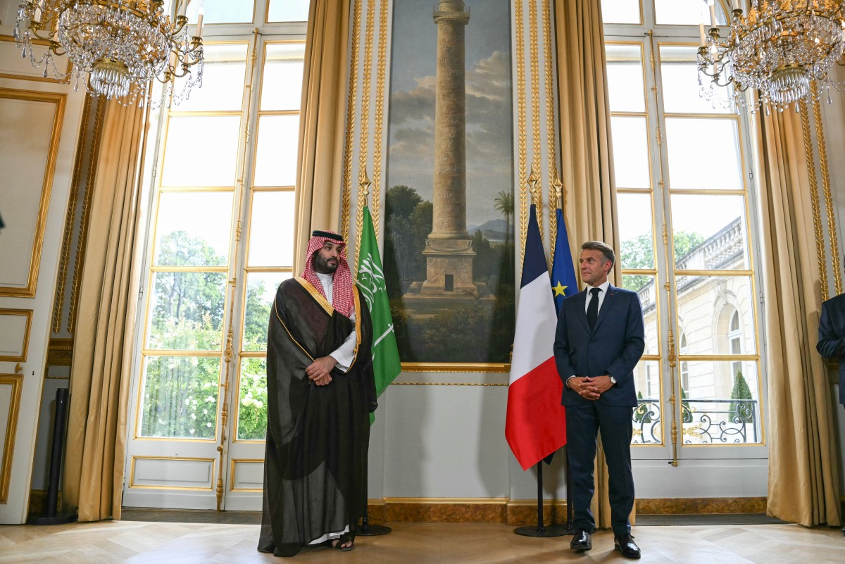 ماكرون وبن سلمان (أ ف ب)