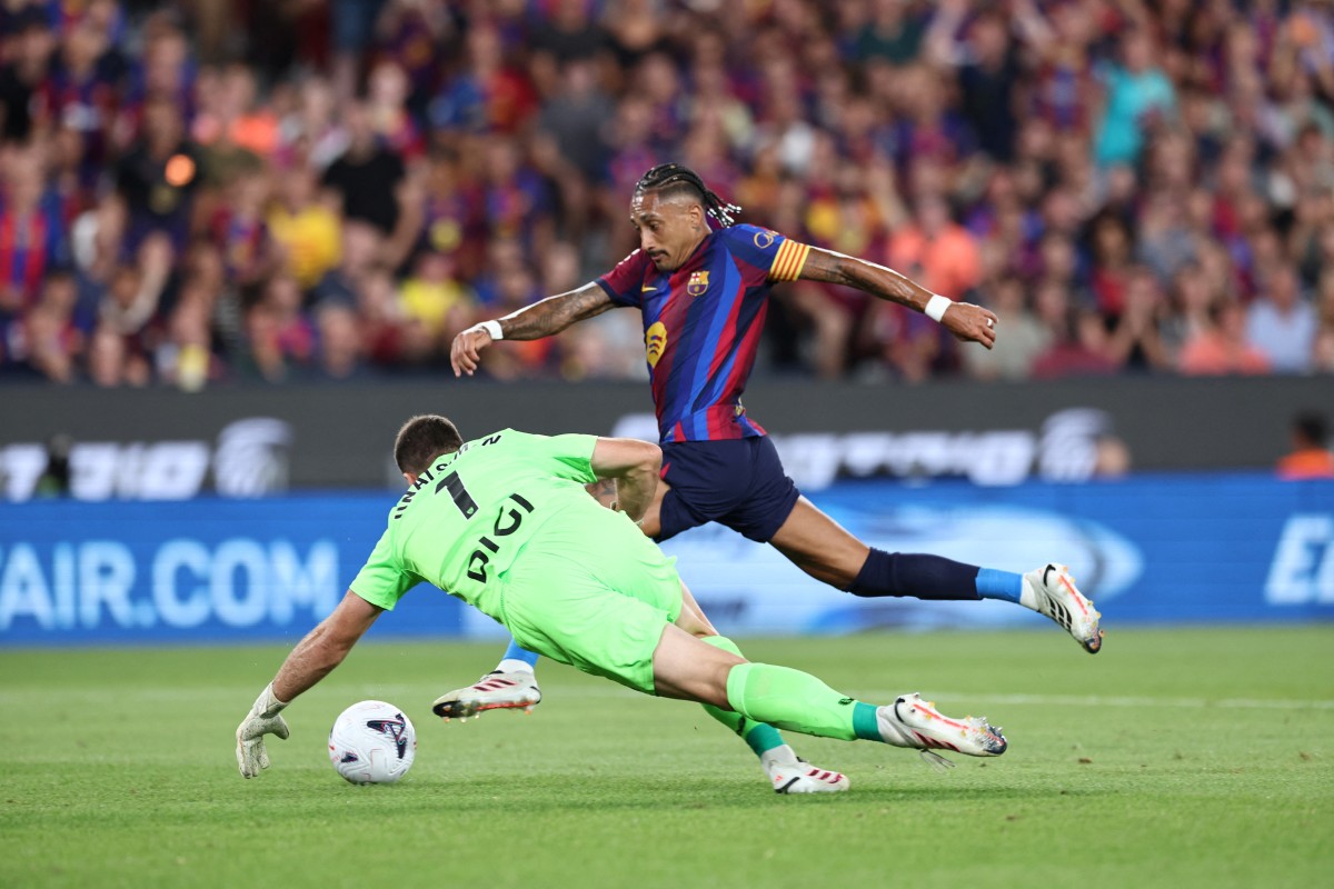 قائد برشلونة رافينيا. (أ ف ب)