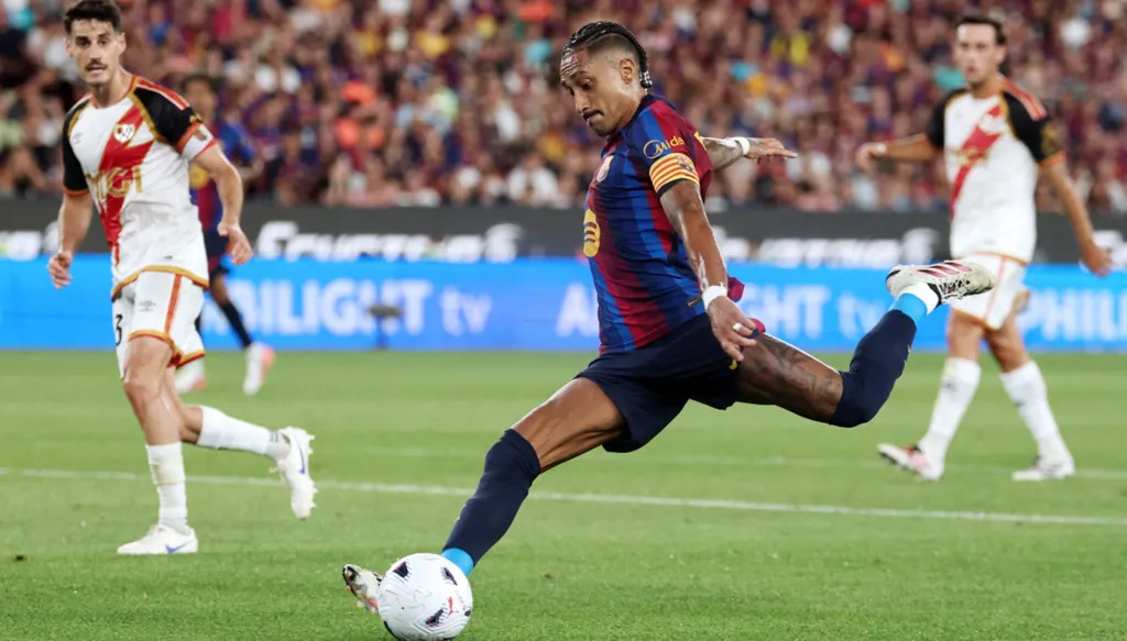 تفاصيل تعيين رافينيا قائداً جديداً لبرشلونة
