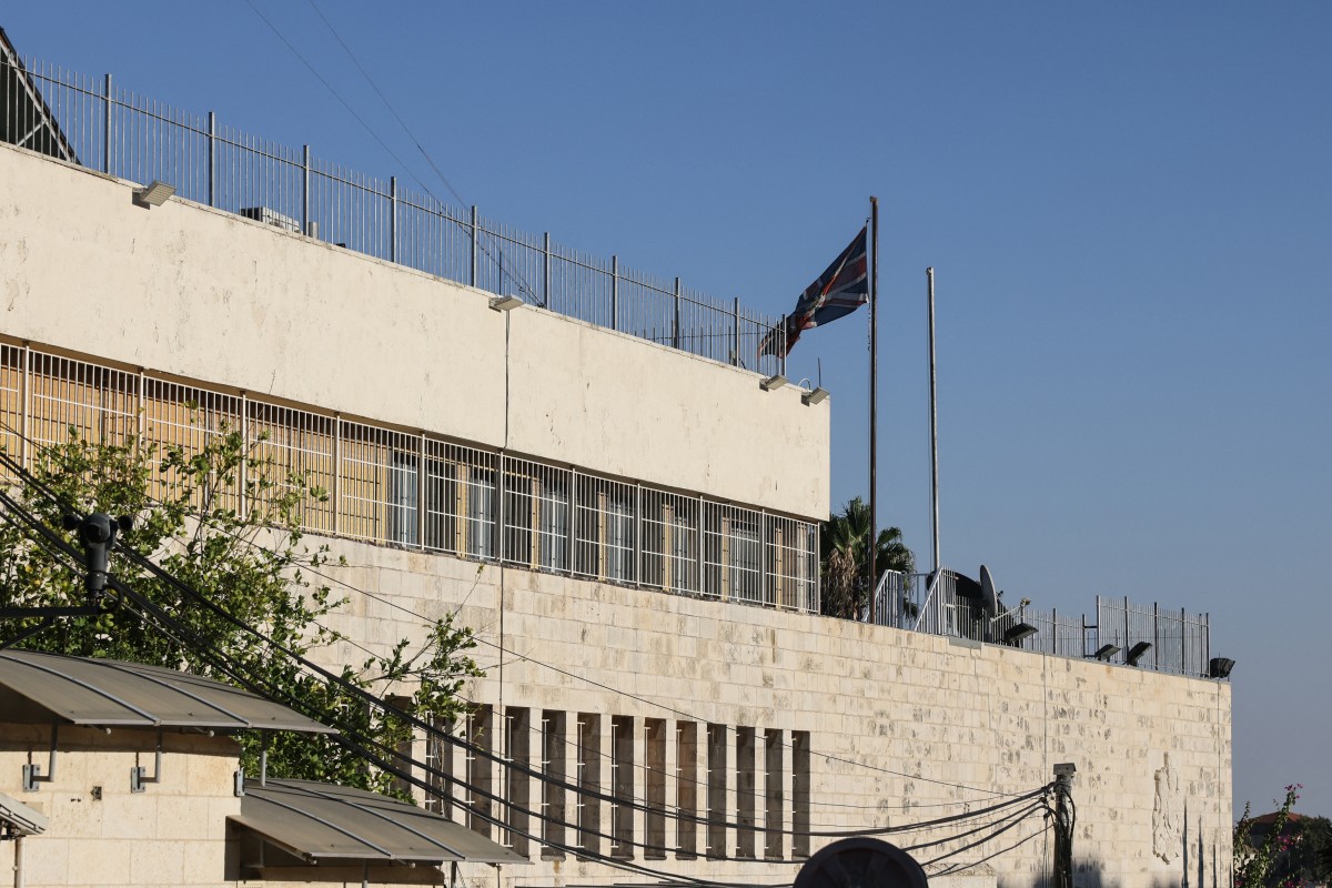 القنصلية البريطانية في القدس. (أ ف ب)