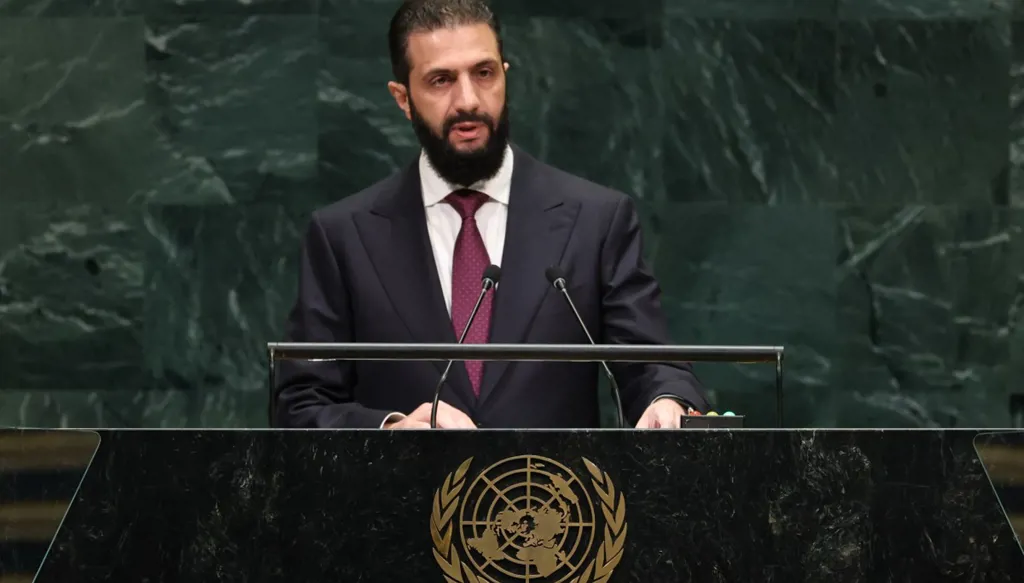  الرئيس السوري أحمد الشرع يلقي كلمة أمام الجمعية العامة للأمم المتحدة في نيويورك (إكس).