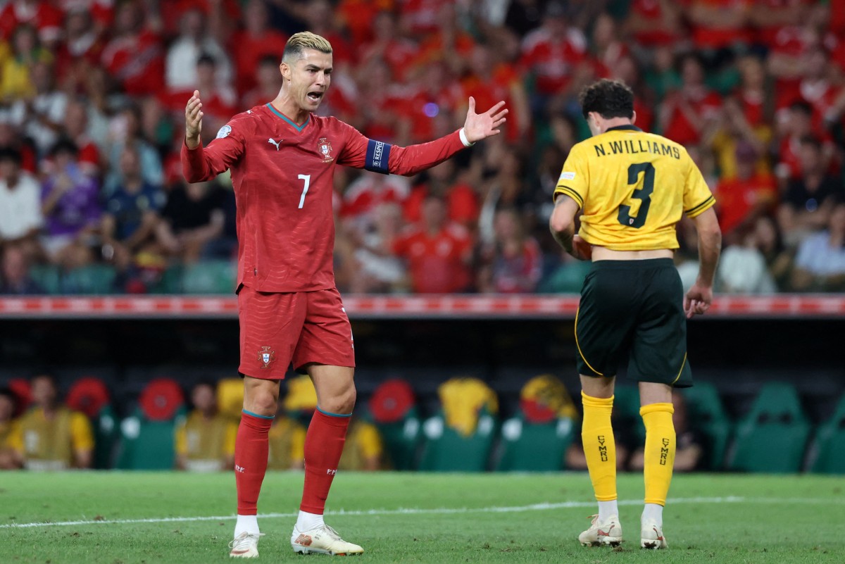 غضب رونالدو خلال مباراة البرتغال وويلز في دوري الأمم الأوروبية. (أ ف ب)