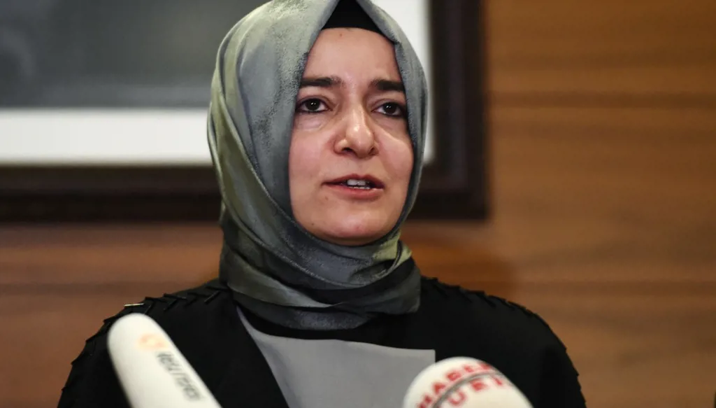 وزيرة تركية سابقة تستقيل على خلفية فضيحة صناديق الاستثمار