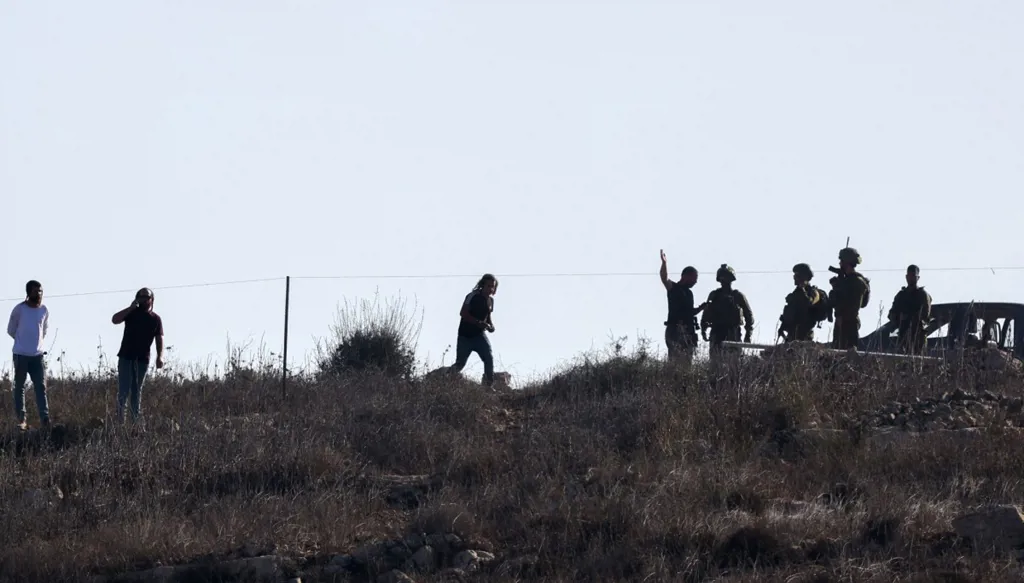 مقتل شاب فلسطيني برصاص مستوطنين إسرائيليين في الضفة الغربية