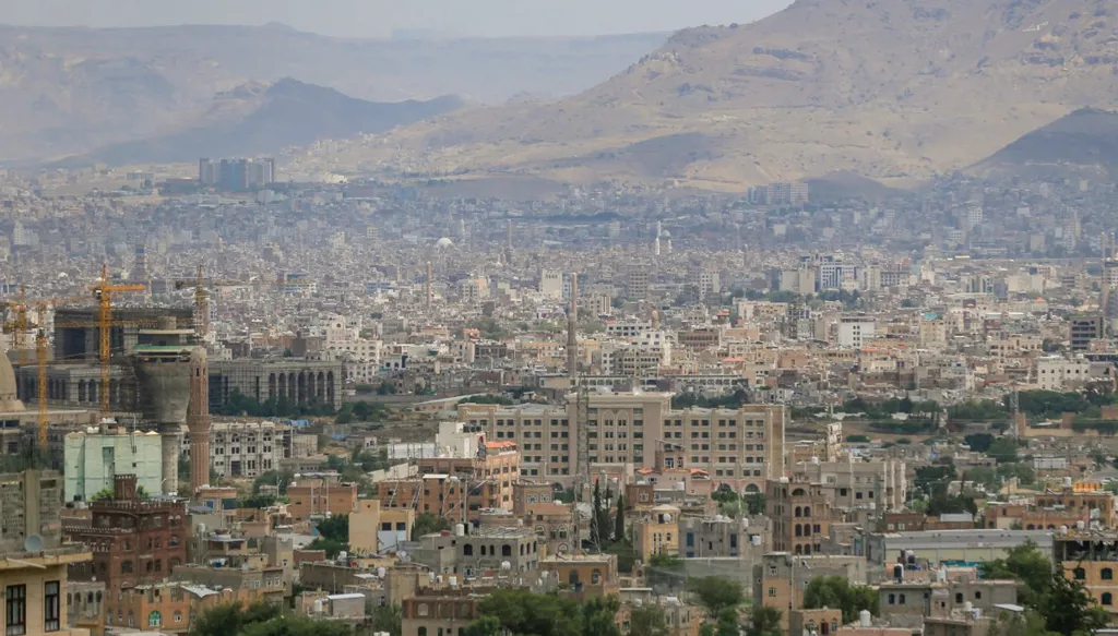 انفجارات عنيفة في العاصمة اليمنية صنعاء