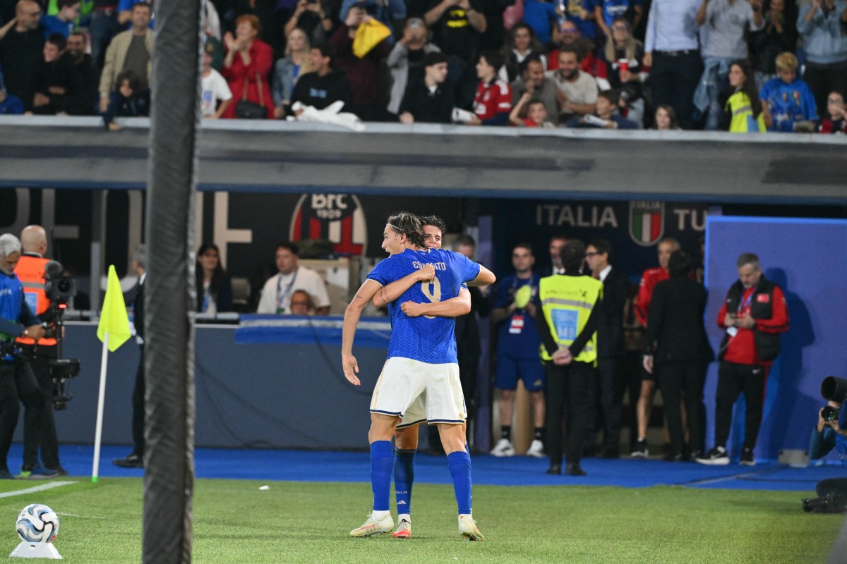 فرانشيسكو بيو إسبوزيتو مع منتخب إيطالياظ. (أ ف ب)