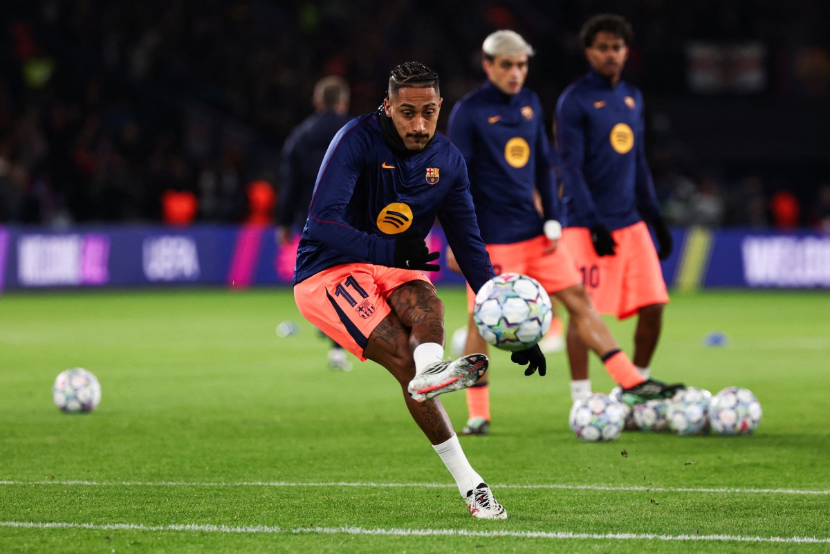 برشلونة خلال عملية الاحماء. (أ ف ب)